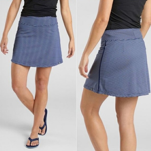 Title Nine Dream Skort Navy Stripe - Picture 1 of 12